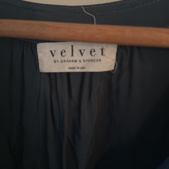 Velvet by Graham & Spencer sleeveless blouse, size medium - Picture 3 of 4